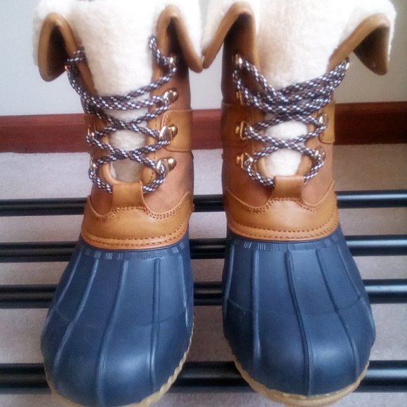 tommy hilfiger rusteen faux shearling lined duck boot